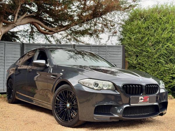 BMW M5 4.4 V8 DCT Euro 6 (s/s) 4dr