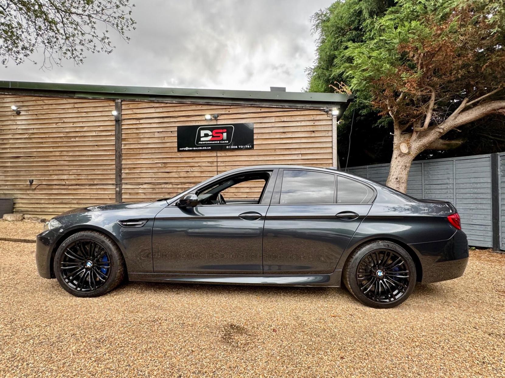 BMW M5 4.4 V8 DCT Euro 6 (s/s) 4dr