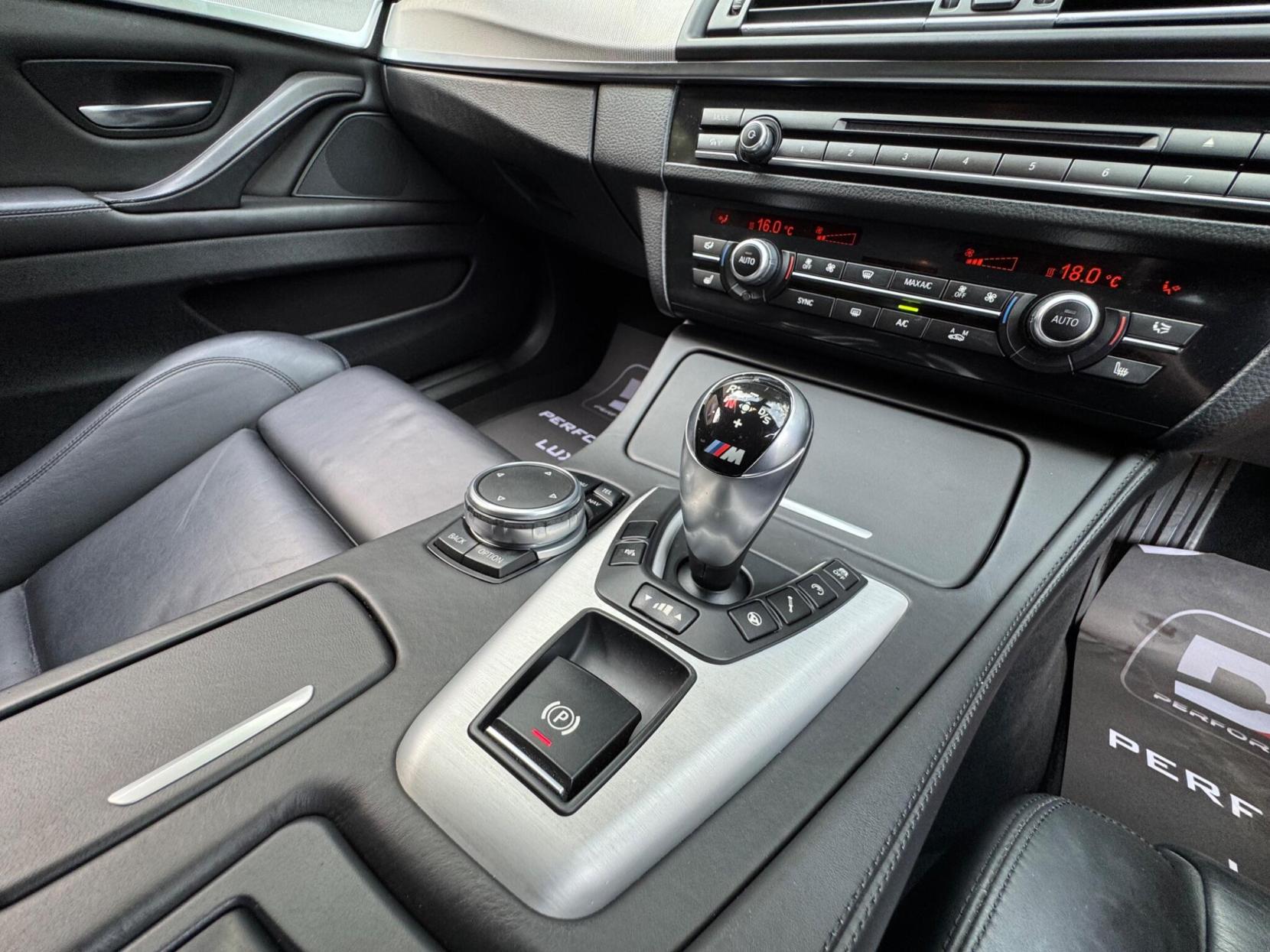 BMW M5 4.4 V8 DCT Euro 6 (s/s) 4dr
