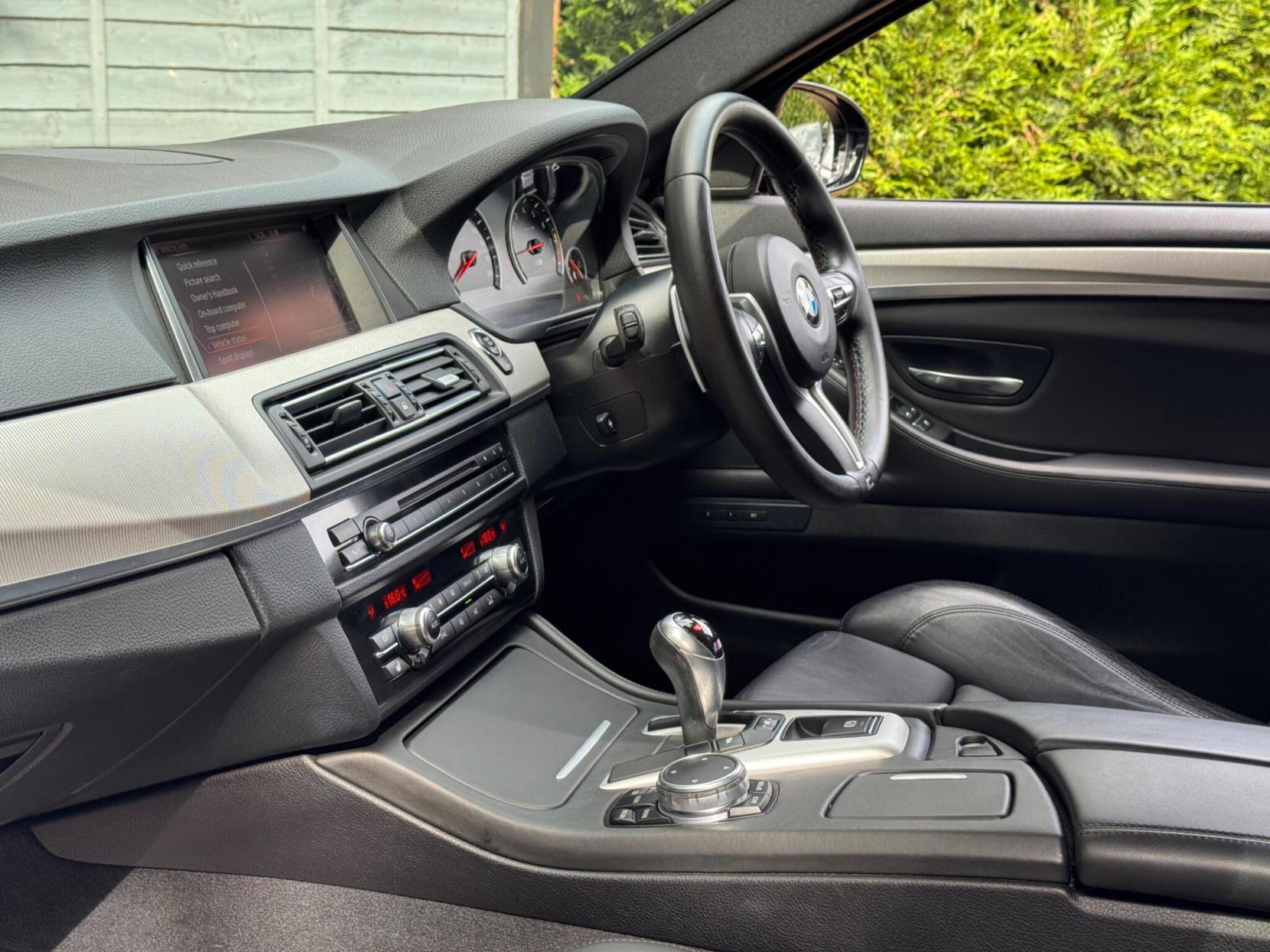 BMW M5 4.4 V8 DCT Euro 6 (s/s) 4dr